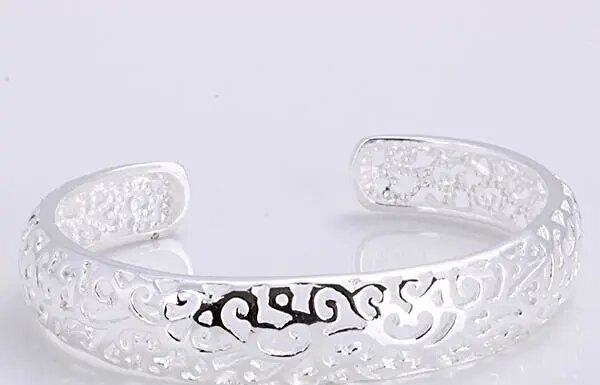 Shine Bright: Best 925 Sterling Silver Bangles for Modern Women