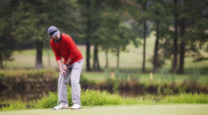 Appropriate Golf Attire for Women: Stay Classy on the Course