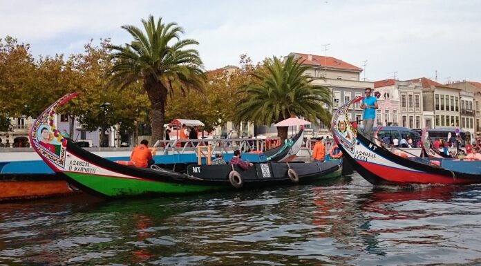Women’s Day Customs and Traditions in Portugal: Coastal Culture and Female Empowerment