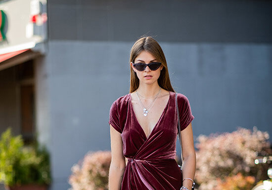 Can Women Wear Men’s Sneakers? Street Style and Comfort