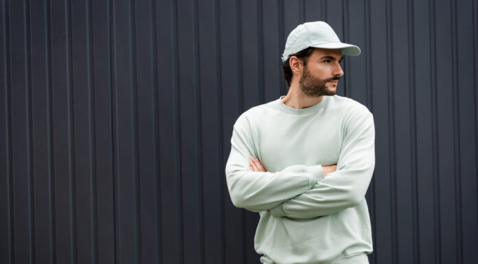 Can a Man Wear a Women’s Baseball Cap? Unisex Style in Full Swing