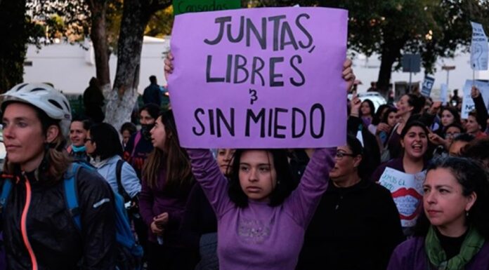 ¿Por qué la hija del feminismo renegó? Crítica interna al movimiento