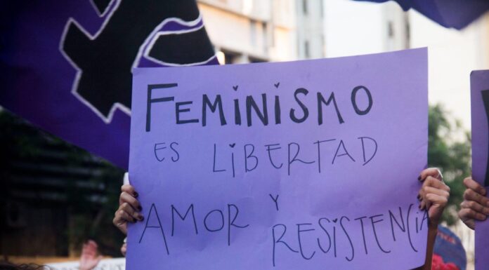 ¿Por qué ya no interesa el feminismo? Fatiga social y debates actuales