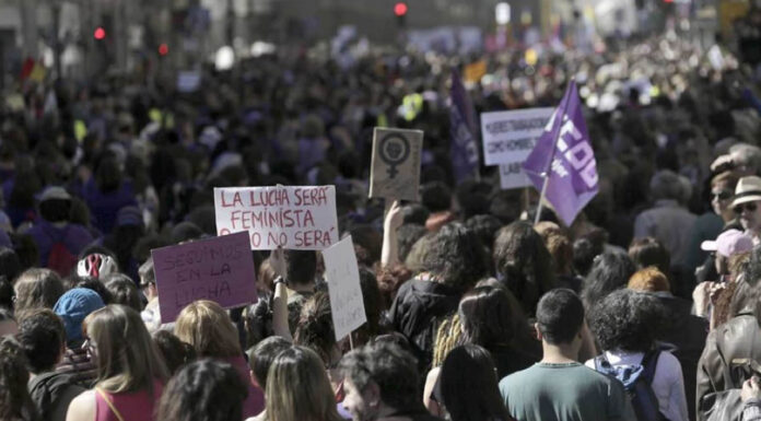 ¿Es legal sumarse a la huelga feminista? Qué dice la ley