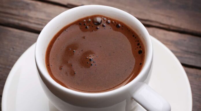 Can a Pregnant Woman Drink Hot Chocolate? Cozy Cups & Cautions