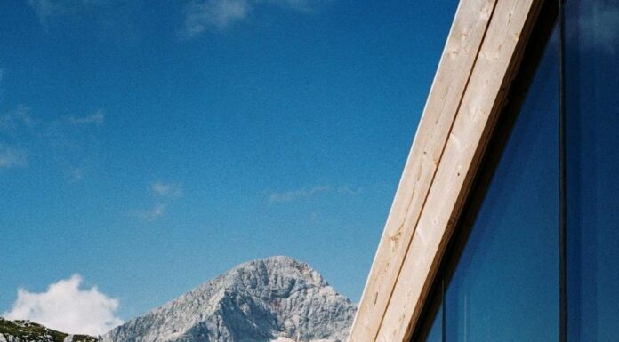 Black Strappy Sandals for Women: Minimal Design Maximum Style