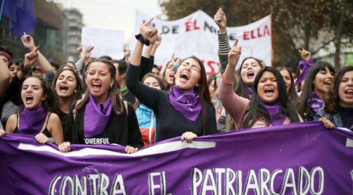 ¿Por qué usan el color morado las feministas? Más que un color una lucha
