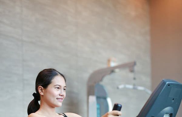 Can a Pregnant Woman Ride a Bicycle? Balancing Risks & Fitness