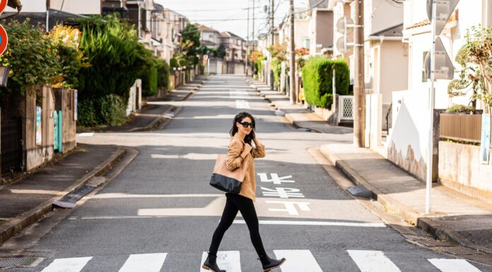Black and Brown Boots for Women: Versatile Footwear for Fall and Winter