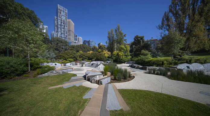 Emergency in the Garden: A 53-Year-Old Woman’s Unexpected Collapse