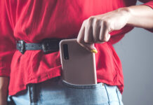 Women’s Pockets Can’t Fit an iPhone Men’s Can Fit a Novel